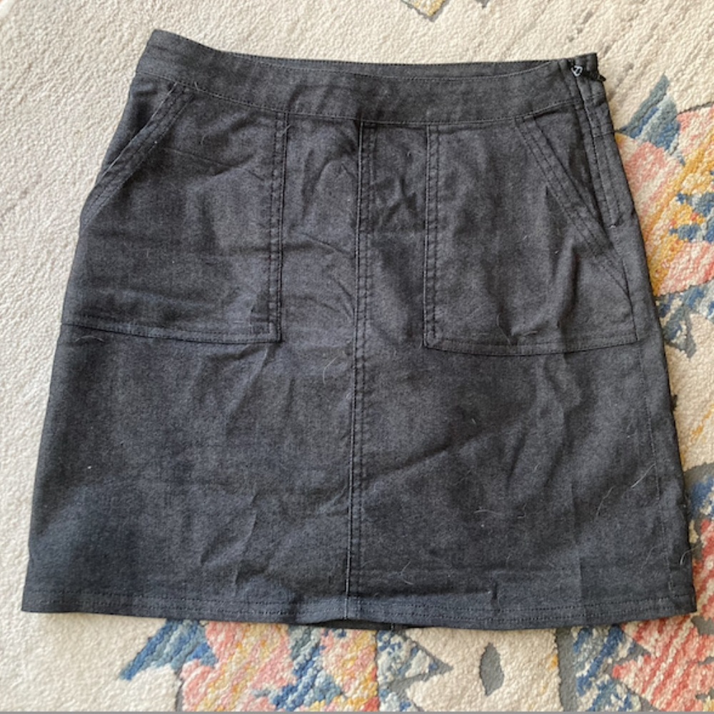 Prana Kara Skirt--side zipper-pockets--Size 0
